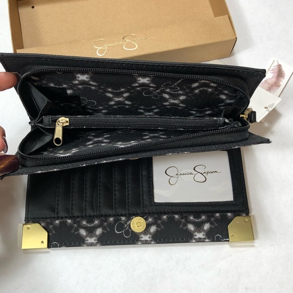 Jessica Simpson Women’s Clutch Zip Wallet - Picture 5 of 8
